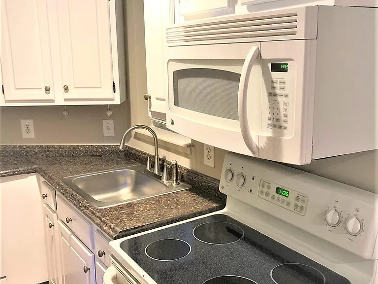 1730 New Hampshire Ave NW #8 — Photo 8