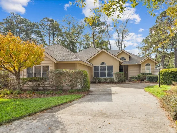 9 Country Club Ct, Hilton Head Island, SC 29926