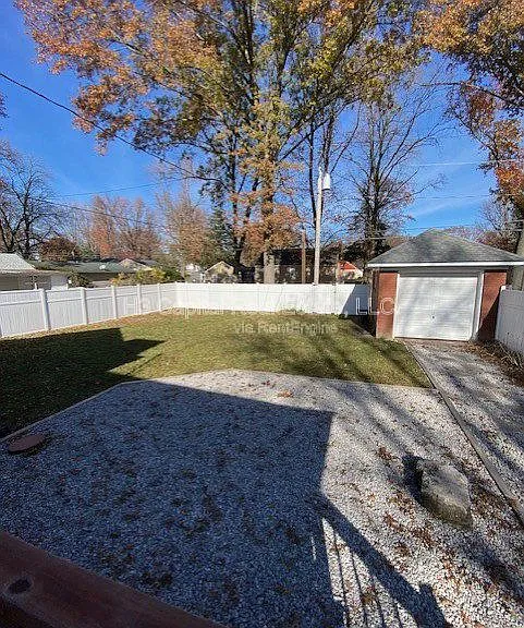 1215 W Main St — Photo 31