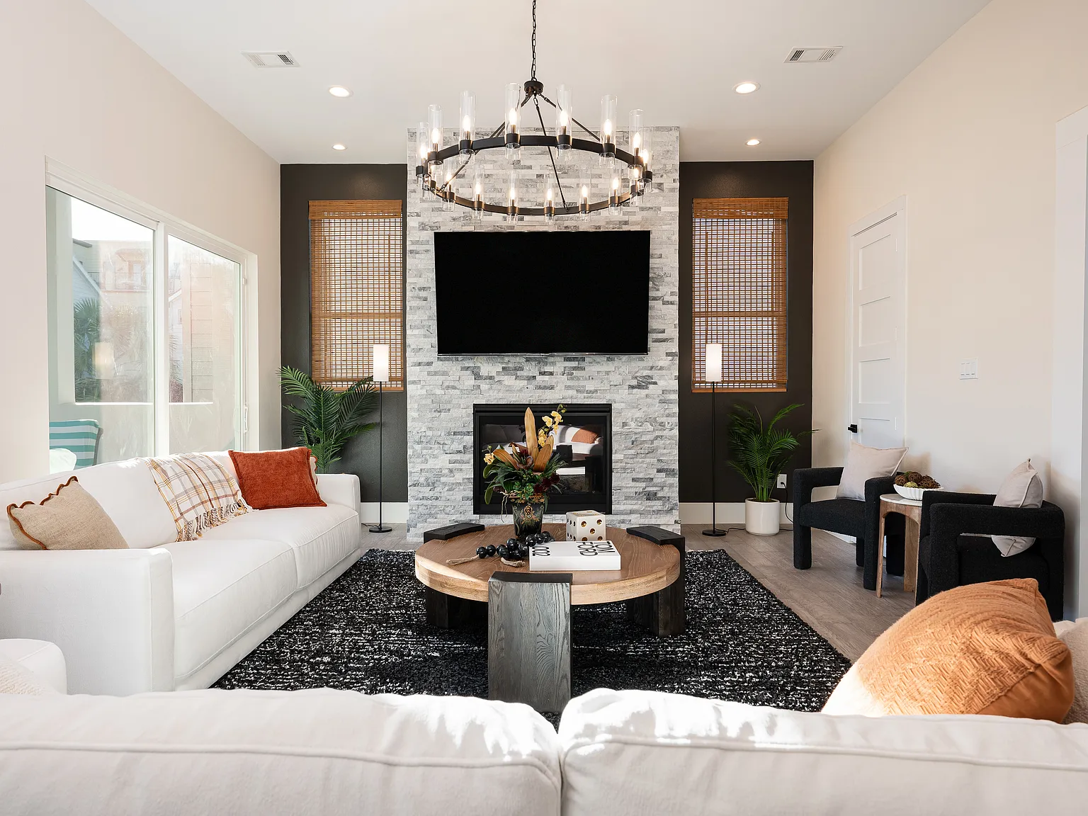 4 bed, 3.5 bath, 3215 sqft, $7,850 — Photo 3