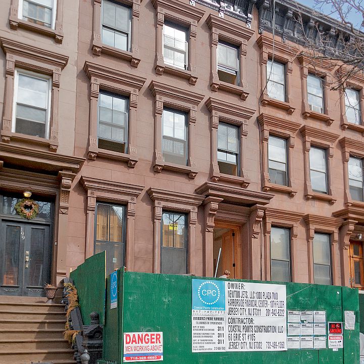 2nd image of 256 Vernon Ave