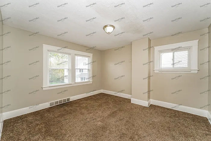 10811 Sprague Ave — Photo 11