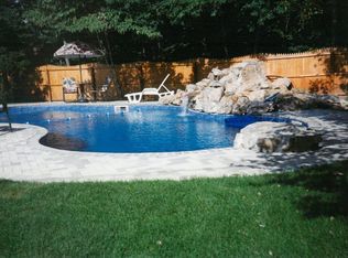 4 Biancardi Pl, Dix Hills, NY 11746