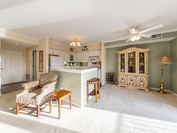 4th image of 213 Swan Dr Unit 3-D