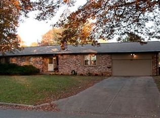 2702 S Claremont Ave, Springfield, MO 65804