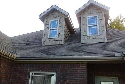 4th image of 590 Westford St