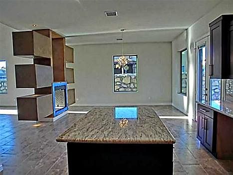 4th image of 400 Vianney Way #A