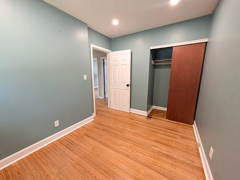 6332 Sherwood Rd — Photo 23