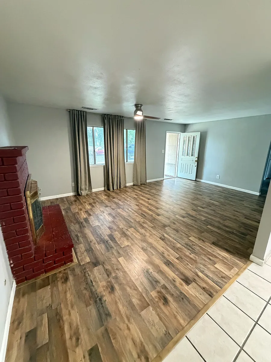Building Photo - 411 Troy Ct
