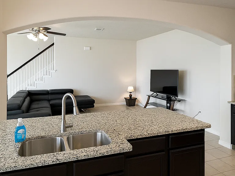 8311 Greys Ln — Photo 10