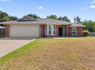 214 Cedar St, Weatherford, TX 76086