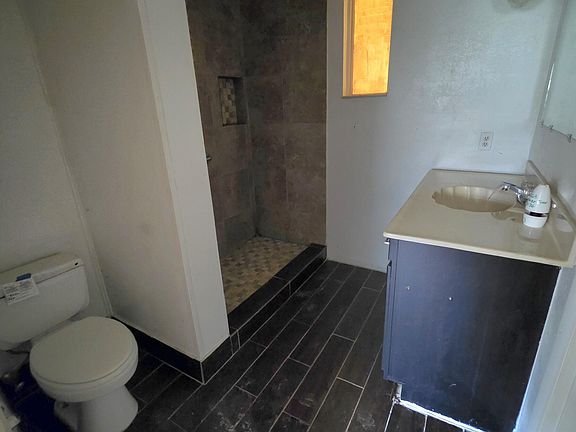 4th image of 1865 Orange Tree Dr