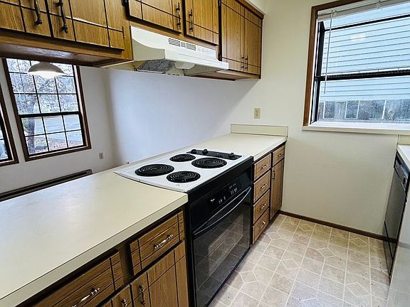 4th image of 717 SE 8th Ave APT 101