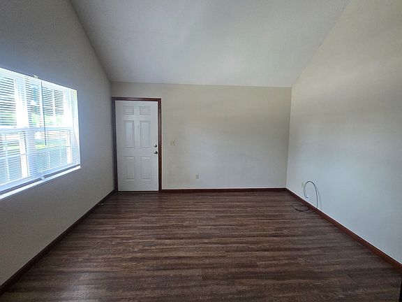 3rd image of 101 Village Dr #101