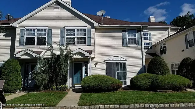 1061 Roseberry Ct — Photo 4
