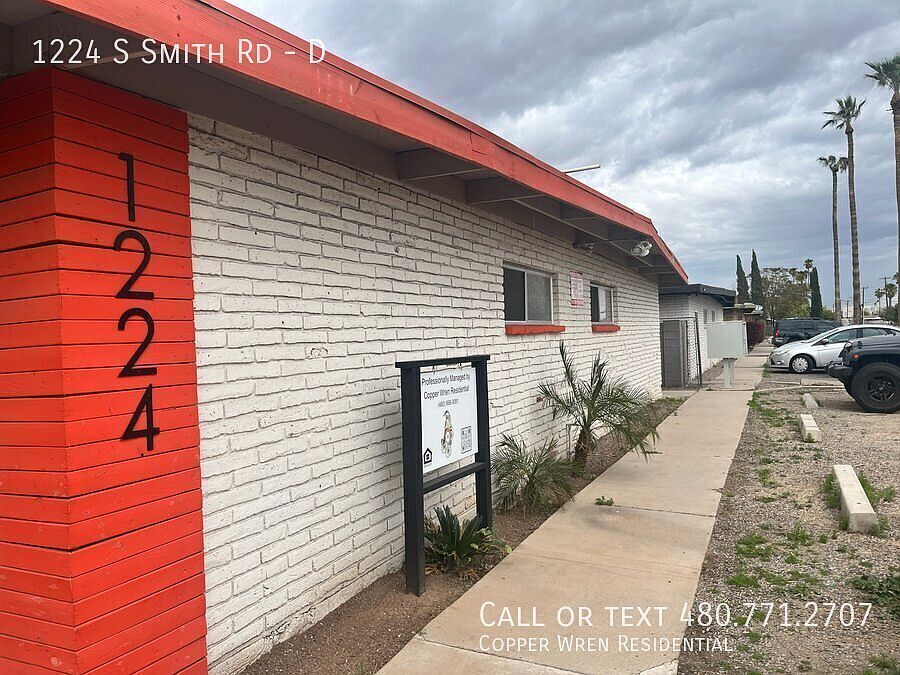 2nd image of 1224 S Smith Rd APT D