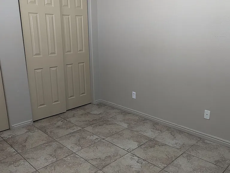 372 Megan Cir — Photo 27