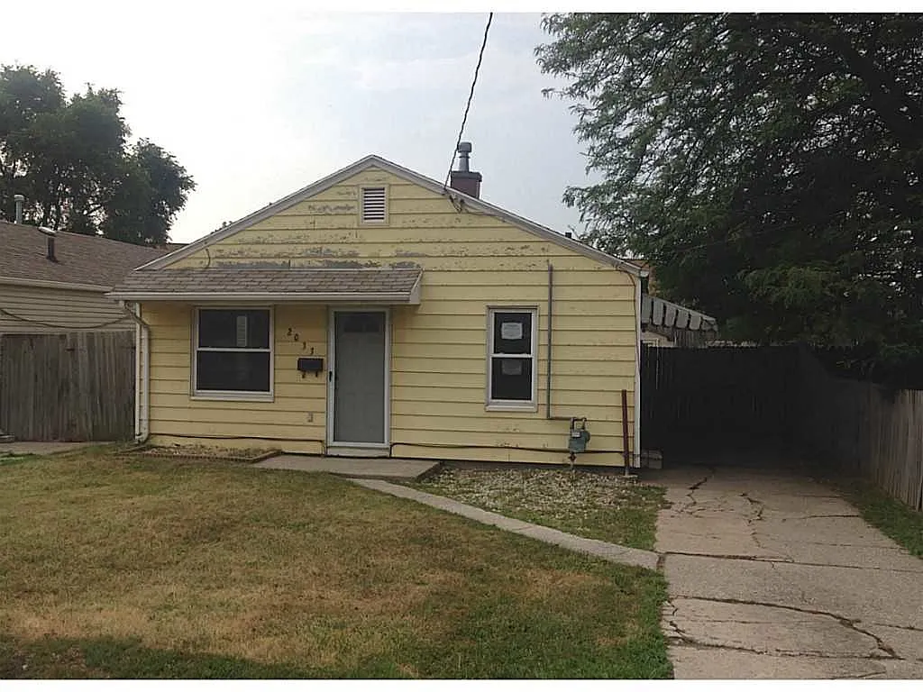2033 Blandin Ave photo 1