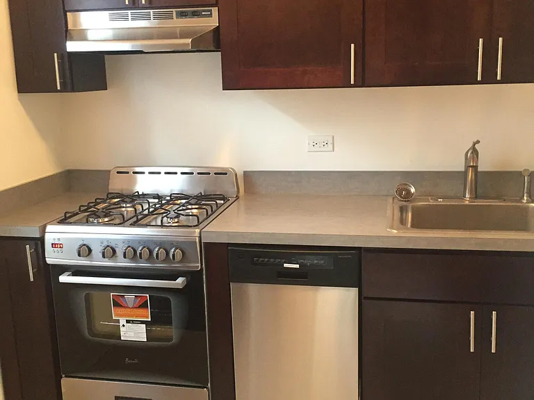 3155 N Hudson Ave #B2 — Photo 4