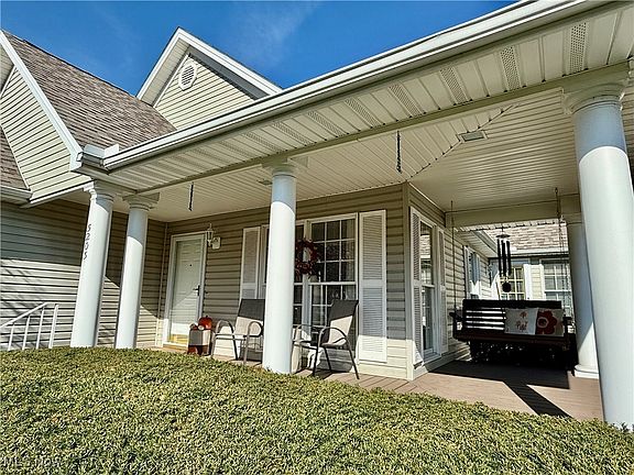 3rd image of 5203 Nashua Dr #37
