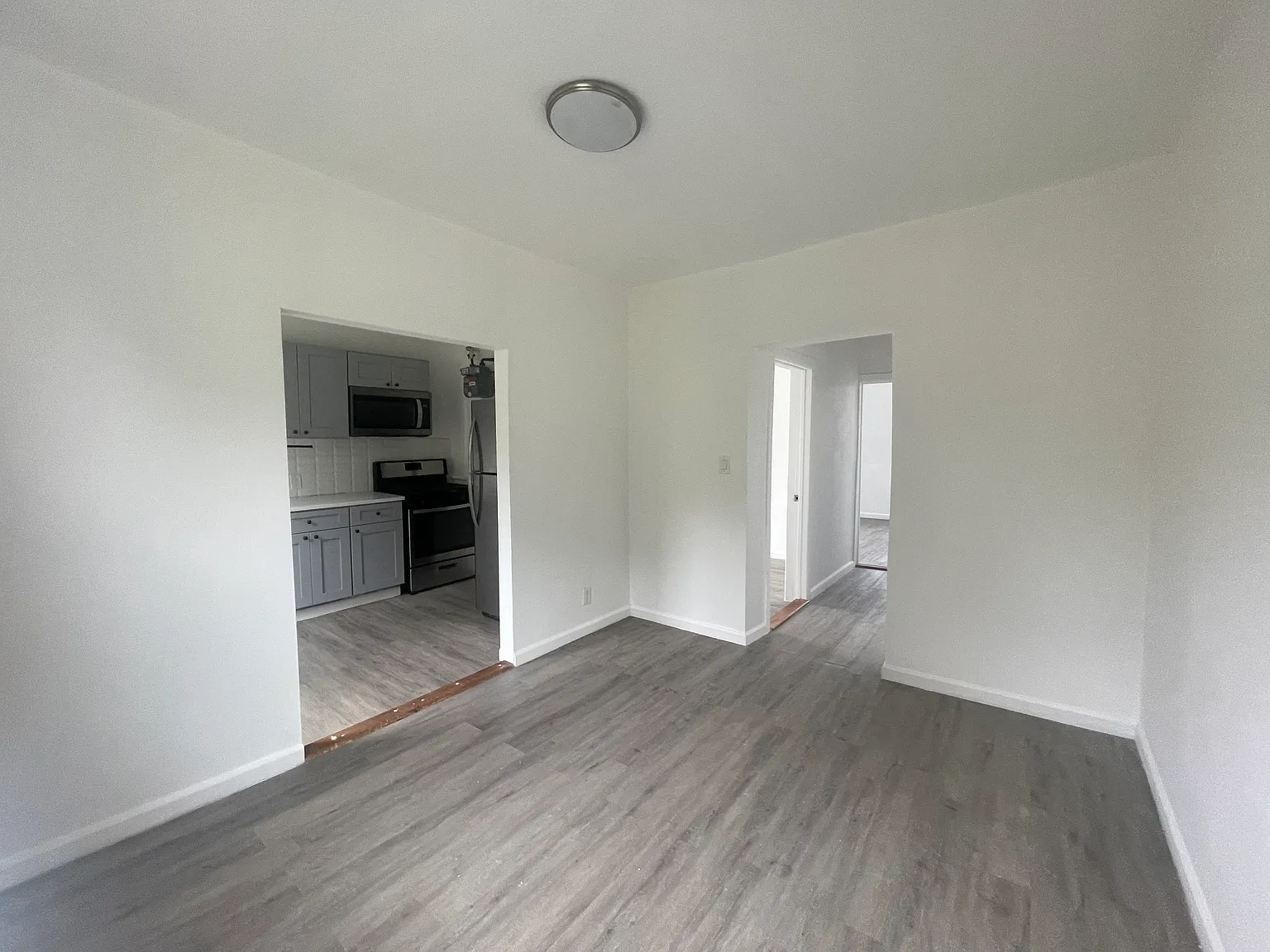2 bed, 980 sqft, $2,597 — Photo 4