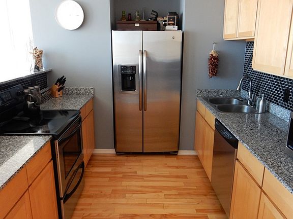 4th image of 1000 W Leland Ave APT 9C