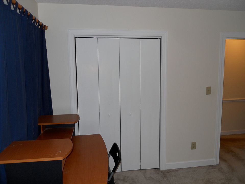 1st image of 200 Woodcroft Pkwy