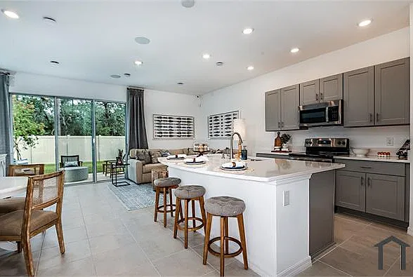 3 bed, 1663 sqft, $2,150 — Photo 2