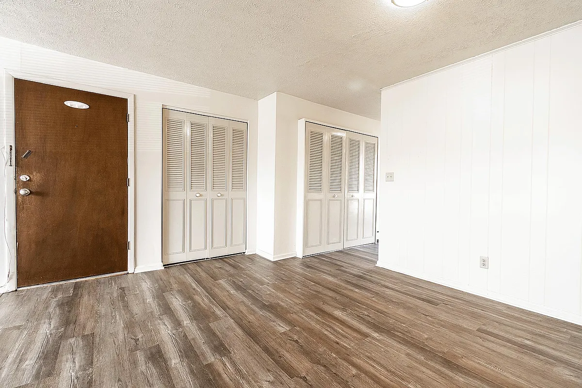 Building Photo - 494 4th St #3