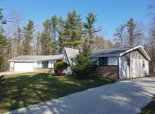 2206 Rockledge Rd, Mishicot, WI 54228