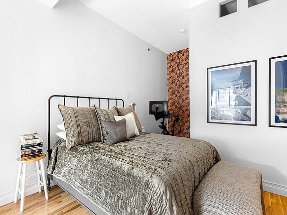 3rd image of 77 Bleecker St APT 819