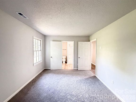 4th image of 6912 Fieldlark Ln