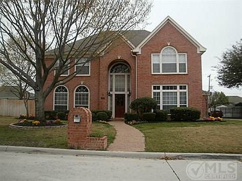 1st image of 906 Hilton Dr