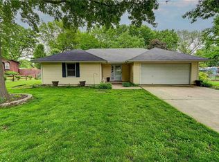 201 17th Ave N, Greenwood, MO 64034