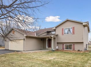 747 Kirche Hill Dr, Carver, MN 55315
