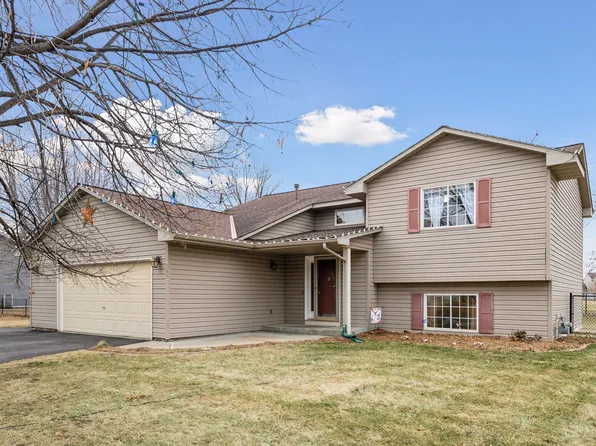 747 Kirche Hill Dr, Carver, MN 55315