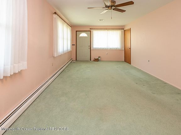 4th image of 15 Mount Rainier Drive