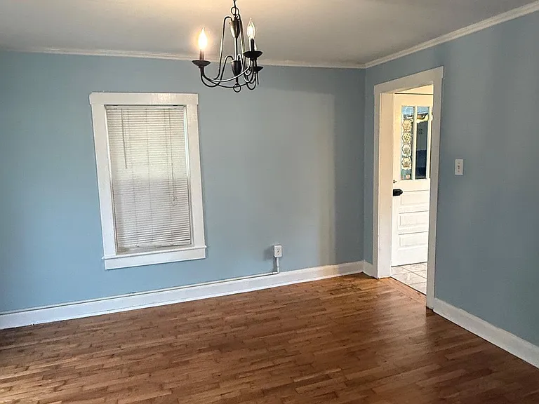 10860 Winchester Ave — Photo 10
