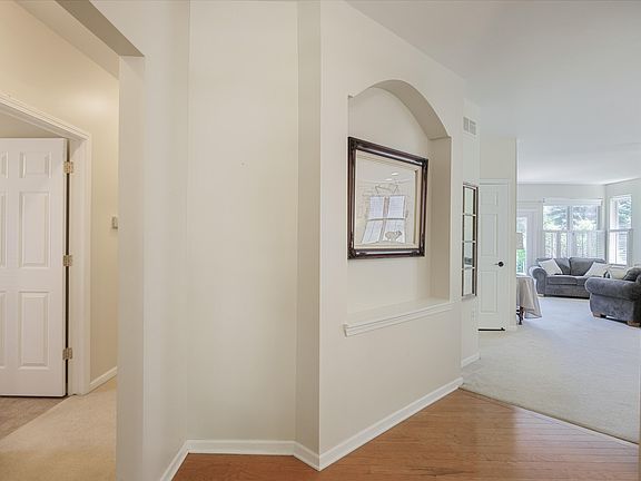 4th image of 3618 Camden Ct