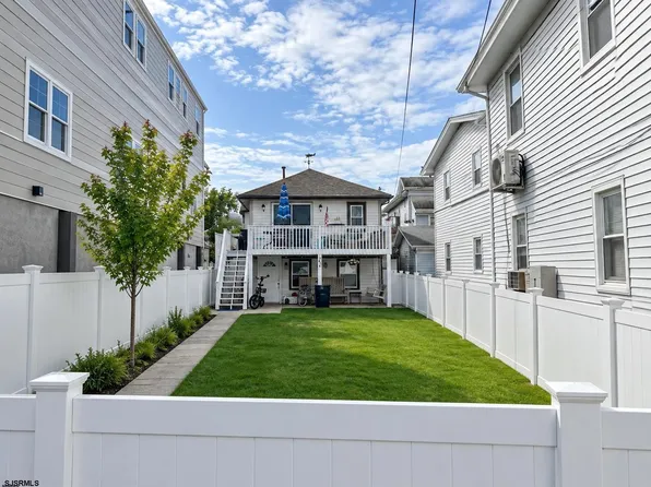 9614 Monmouth Ave, Margate, NJ 08402