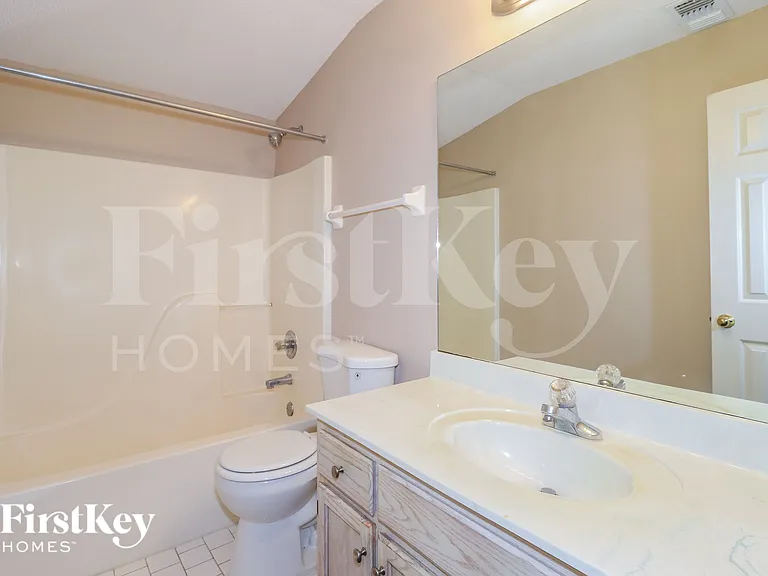 1049 Nolan Ln — Photo 14