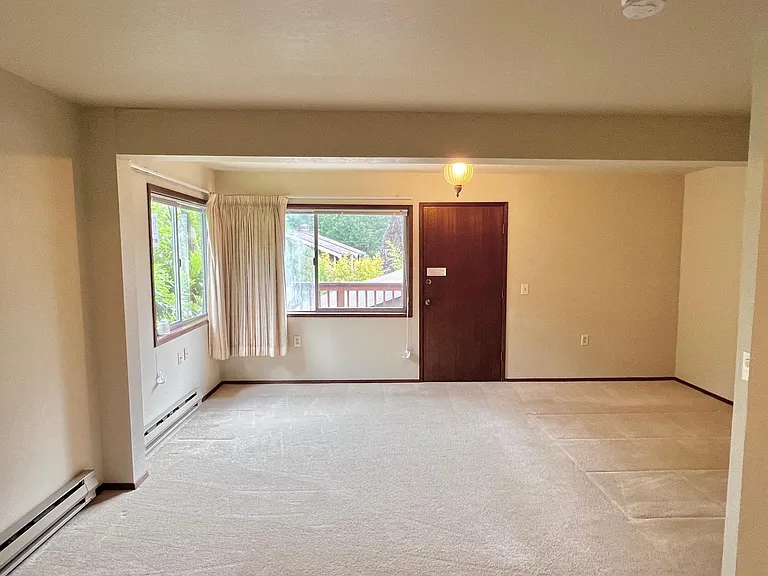 2215 S Castle Way — Photo 11