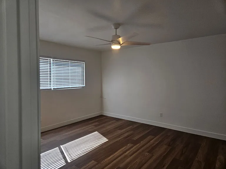 Chic studio in Normal Heights — Photo 10