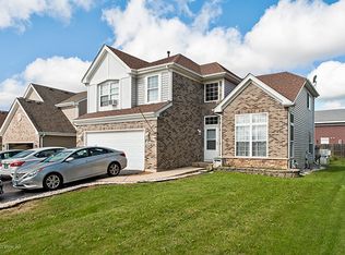 24 Augusta Dr, Streamwood, IL
