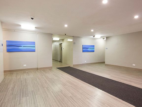 3rd image of 3135 Crescent St APT 6D