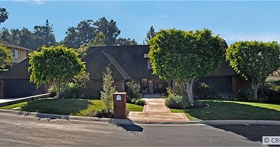 2nd image of 1542 Loma Verde Ln