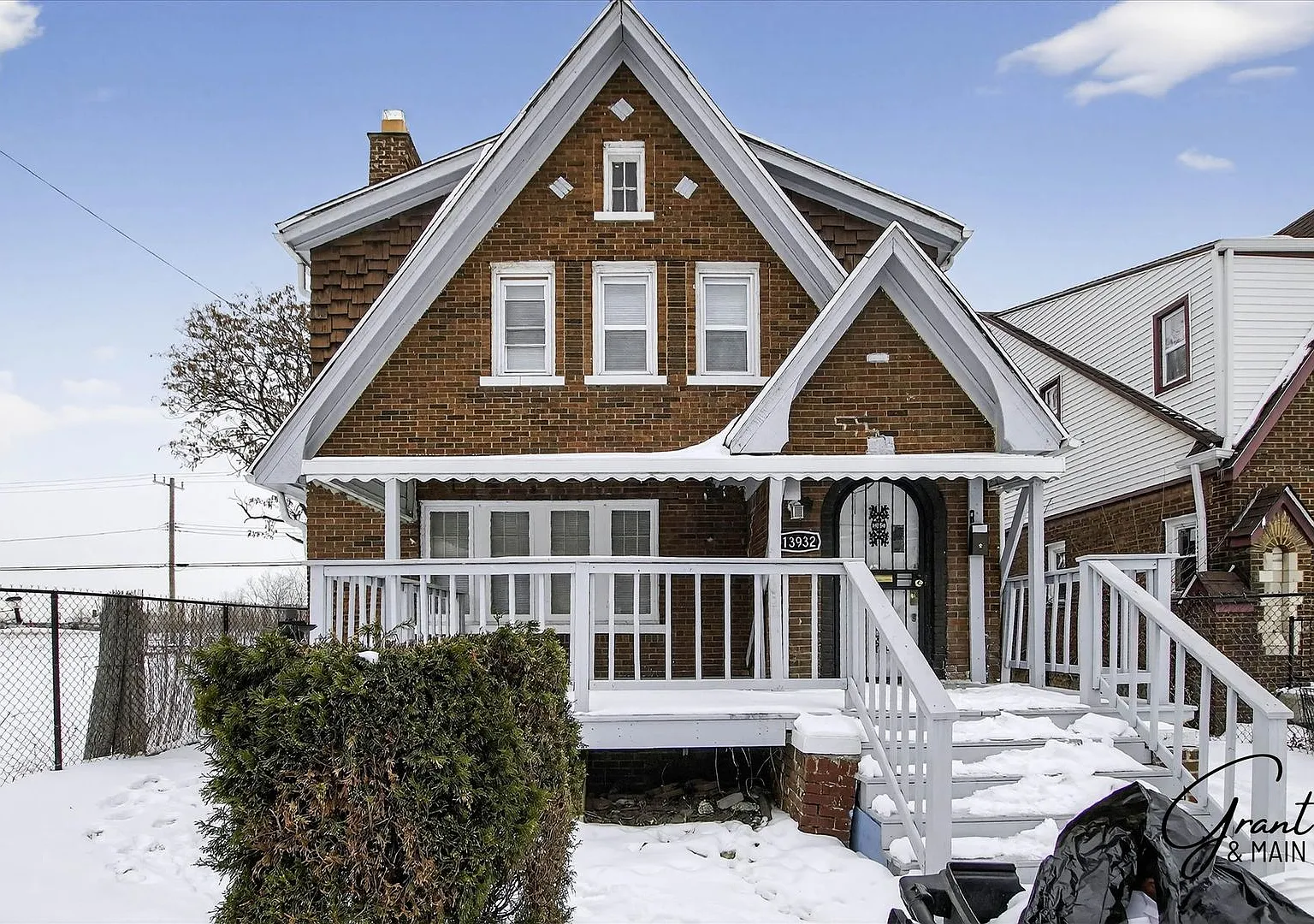 $1,420 - West Side 3 bedroom — Photo 1
