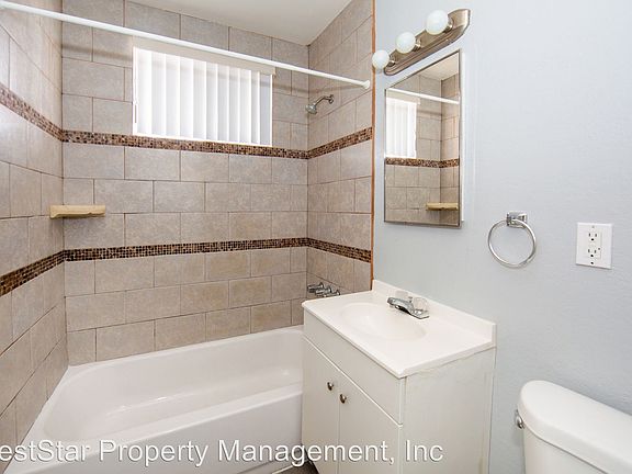 4th image of 13106 S Vermont Ave APT 2
