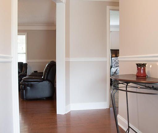 4th image of 3233 Bloomfield Cir