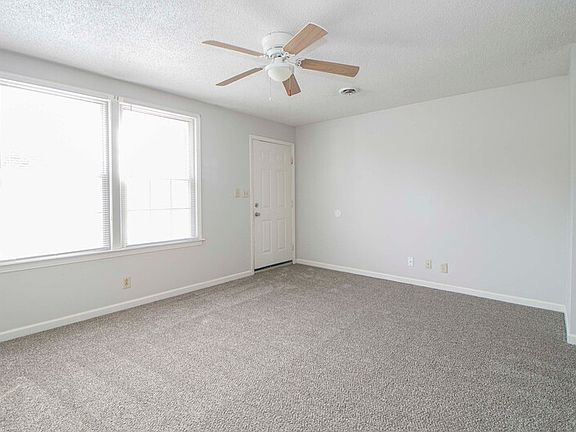 4th image of 814A Golfview Pl